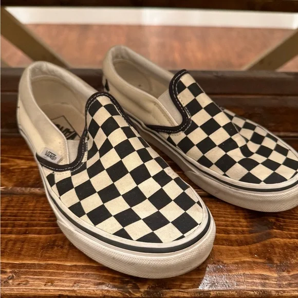 Checkered Slip-On Sneakers - Picture 3 of 4